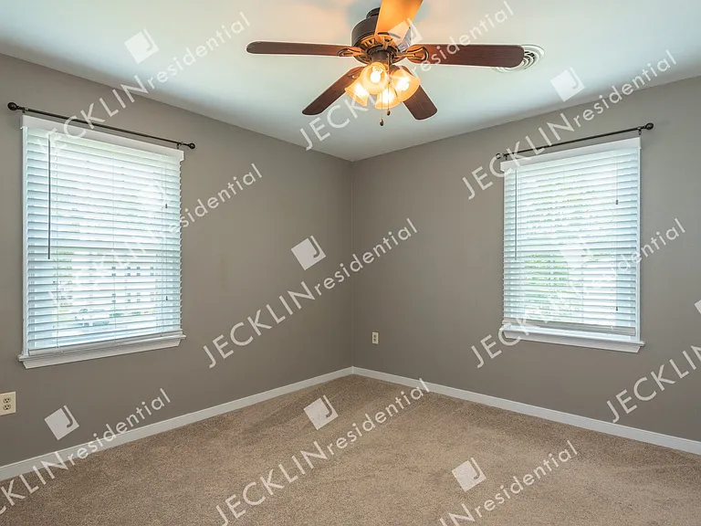 2329 Horsley Dr — Photo 32