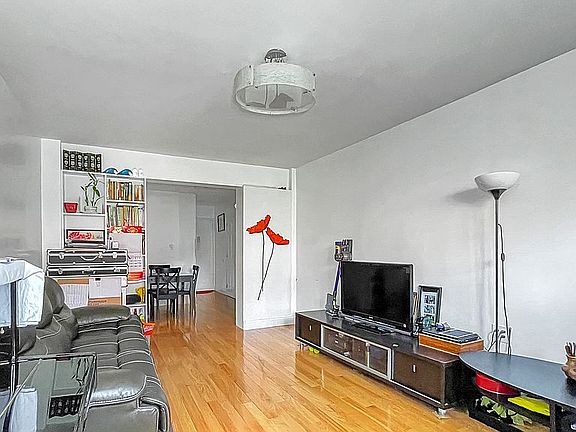 4th image of 26-19 141st St APT 4C