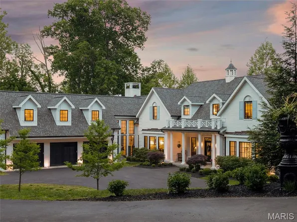 744 Spiceberry Ln, Chesterfield, MO 63005