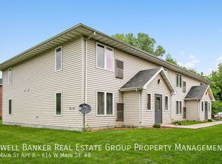 614 W Main St APT 8, Winneconne, WI 54986