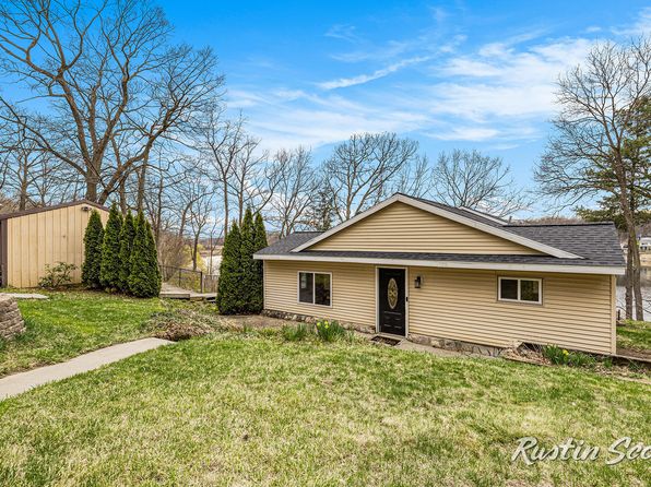 7229 Bordeau Dr NE, Belding, MI 48809