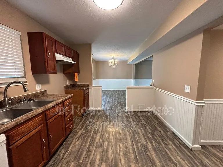 460 Peyton Dr — Photo 14