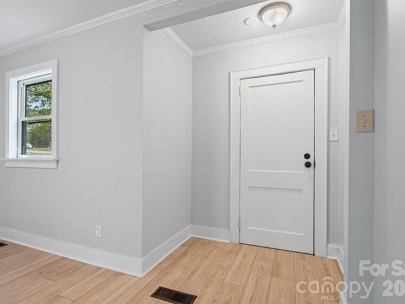3rd image of 1616 Franandel Dr