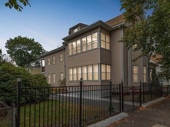 37 Estes St, Lynn, MA 01902