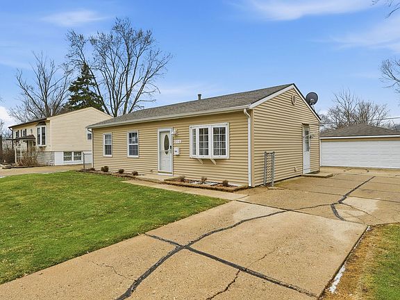 2nd image of 210 Willow Rd