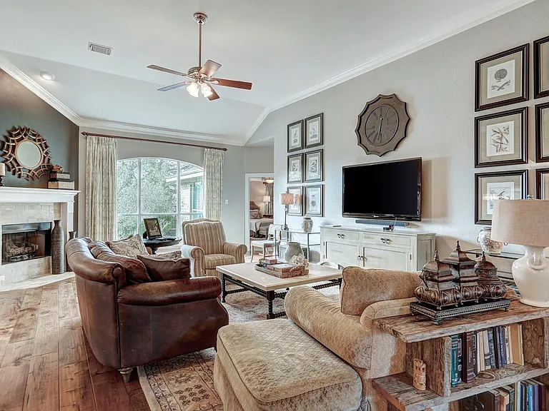 2639 Henley Dr — Photo 17