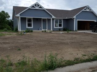 10360 Heather Lake Dr, Osceola, IN 46561