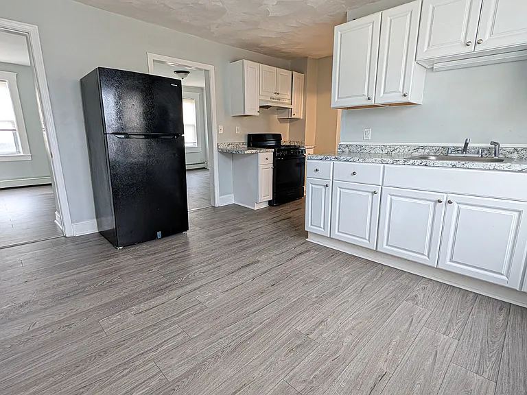 712 School St #2 — Photo 1