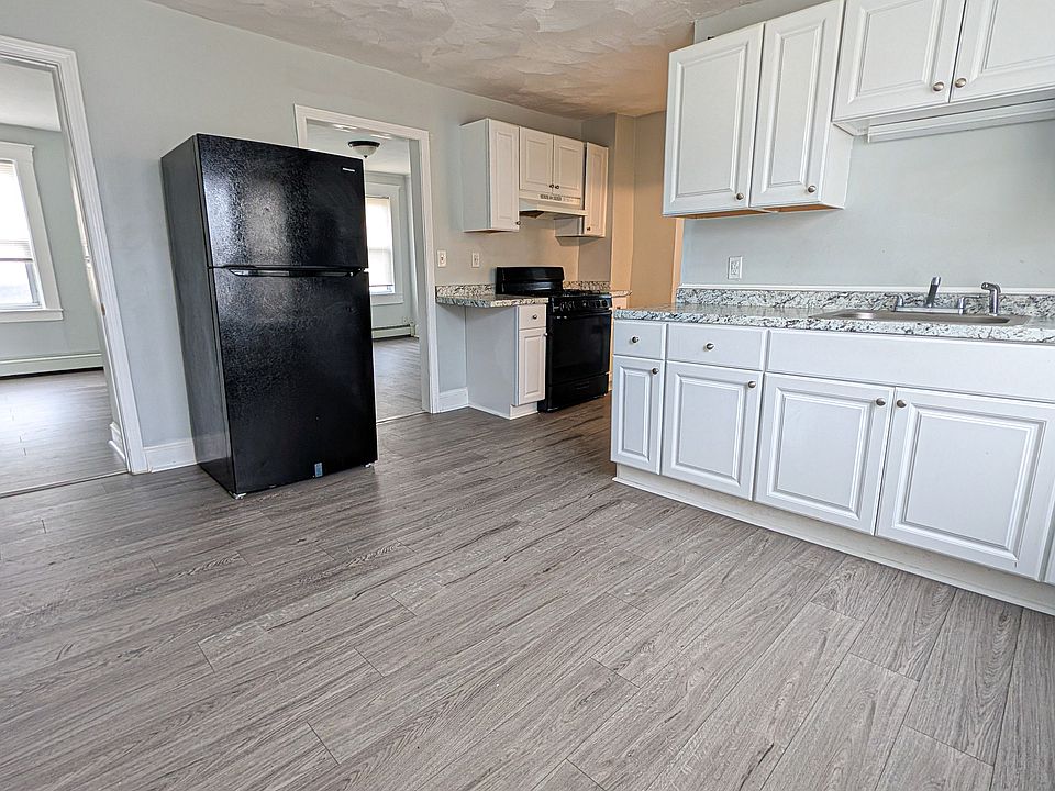 1st image of 712 School St Floor 2