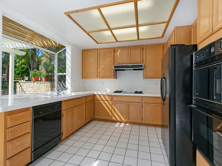 132 Matisse Cir — Photo 15