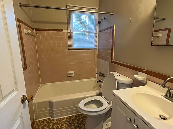 3rd image of 1421 Shirley St #11135350