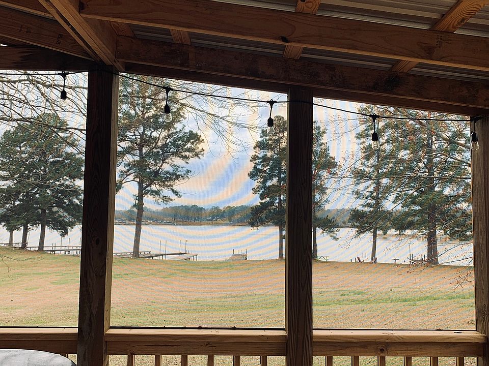 1st image of 80 Lake Dr