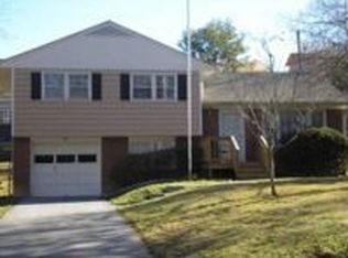 213 Rutledge Dr, Hendersonville, NC 28739