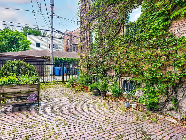 1337 W Flournoy St #2R — Photo 10