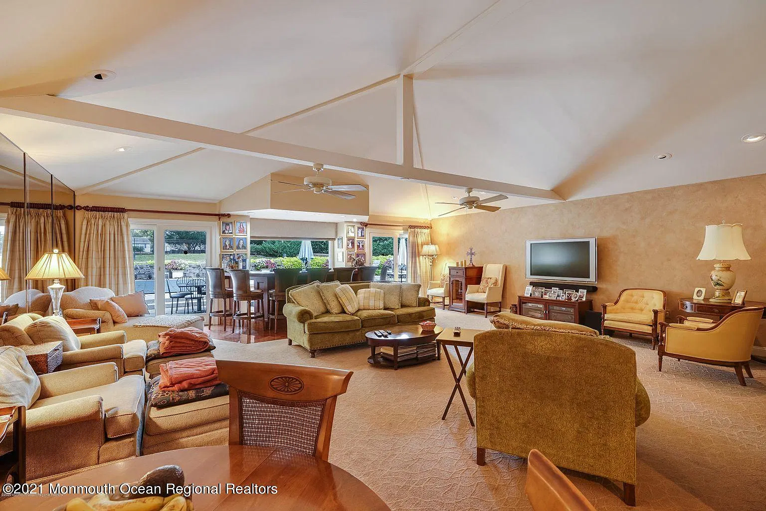 3 bed, 3.5 bath, 2748 sqft, $3,200 — Photo 1