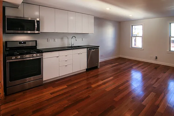 Rented by Horowitz Real Estate | media 39