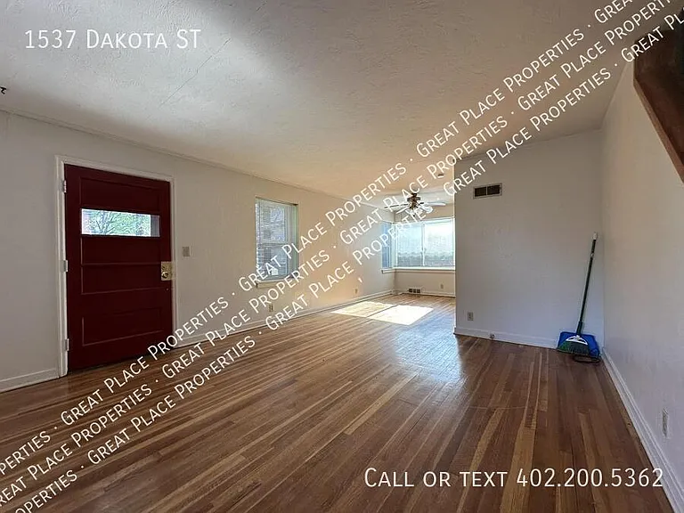1537 Dakota St — Photo 4