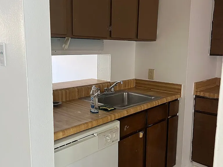 2221 N Hullen St — Photo 15
