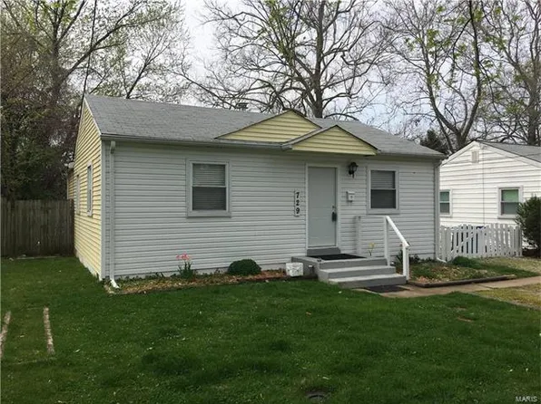 729 Beardsley Ct, Saint Louis, MO 63135