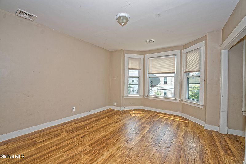 3rd image of 455 Bradford Street