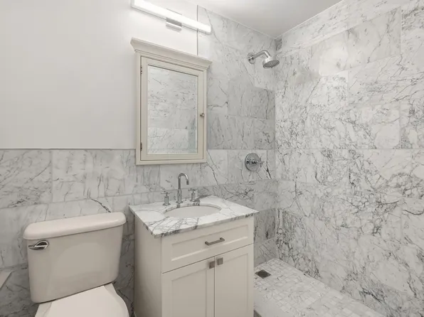 625 Main Street image 7 of 11