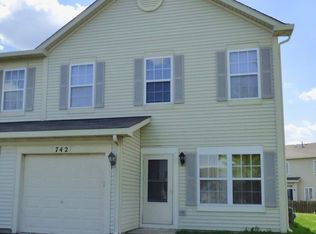 742 S Shannon Dr, Romeoville, IL 60446