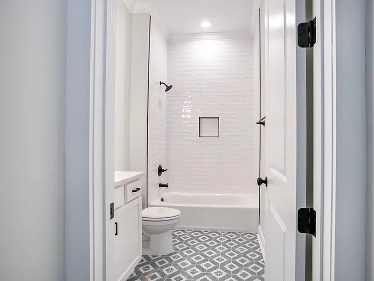 1718 Barnard St #1718 — Photo 35