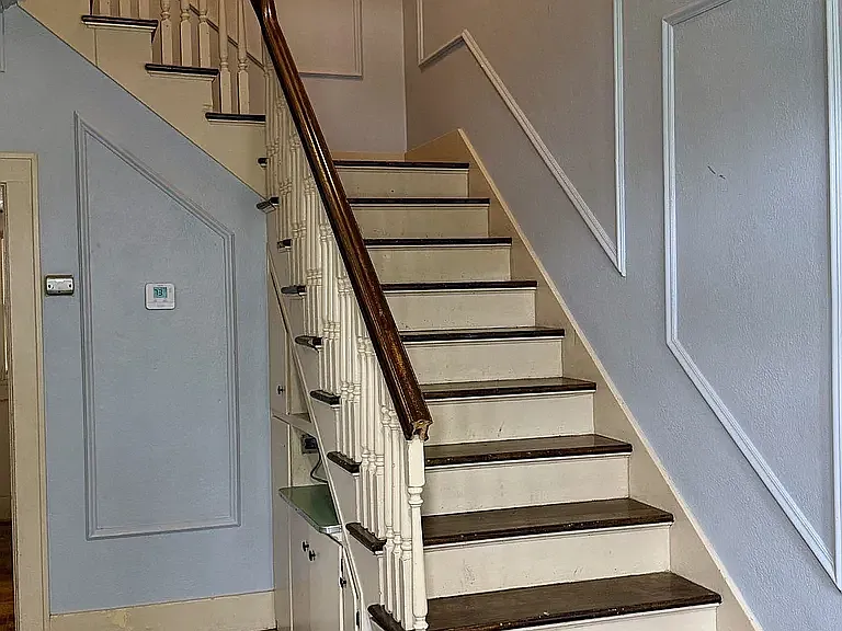 410 W 6th St — Photo 13