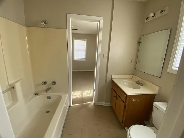 1142 Ferrell St — Photo 6