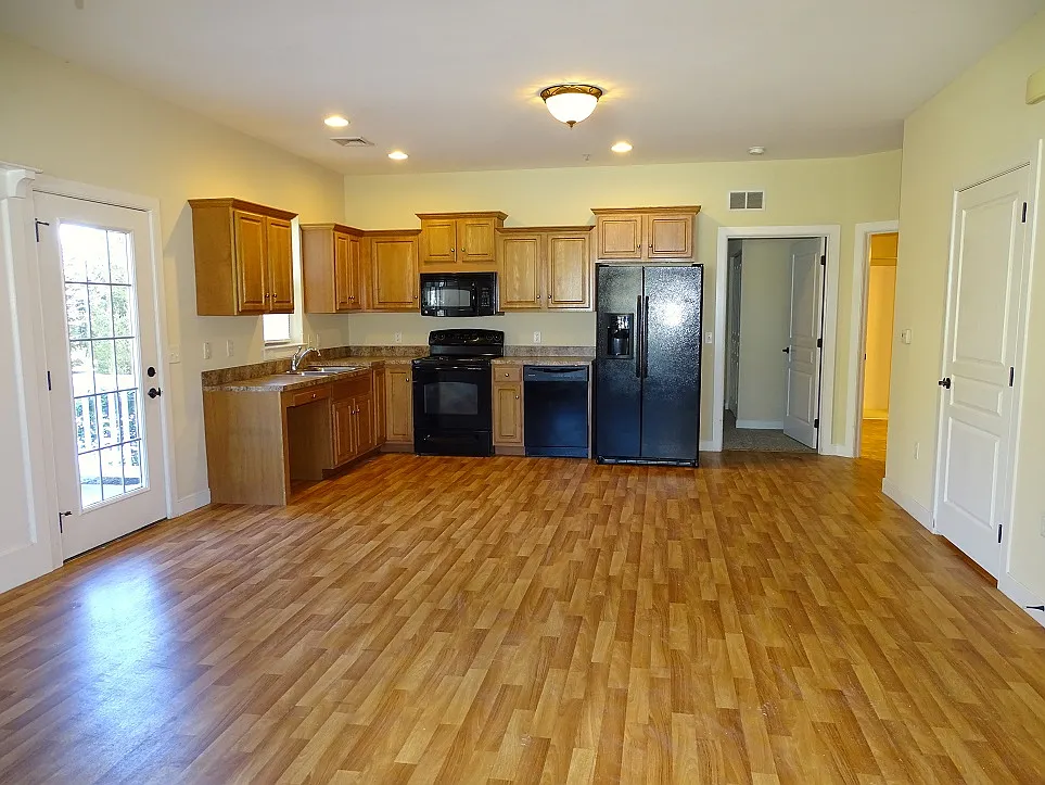 Stonecreek Court — Photo 4