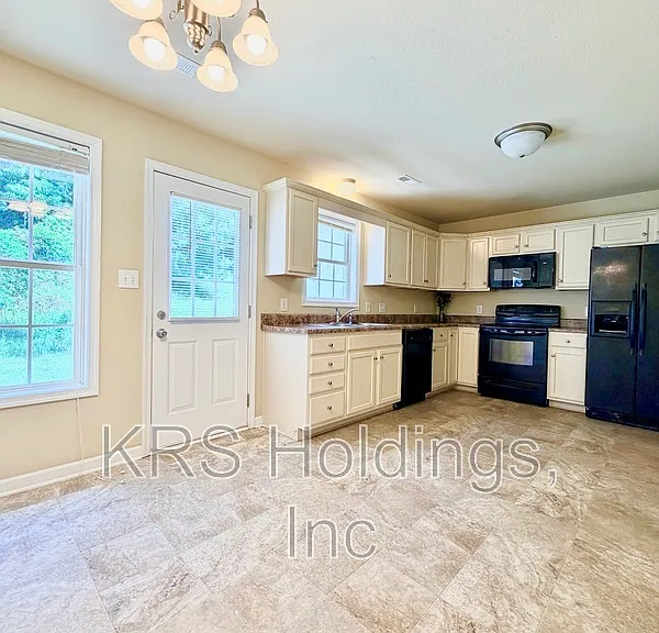 3600 Old Forest Rd #143 — Photo 4