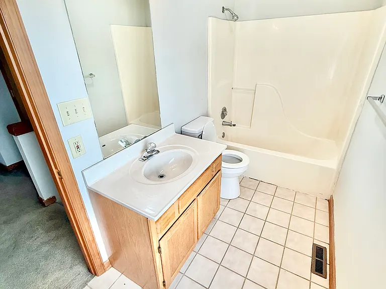 105 Mountain View Dr #B — Photo 7