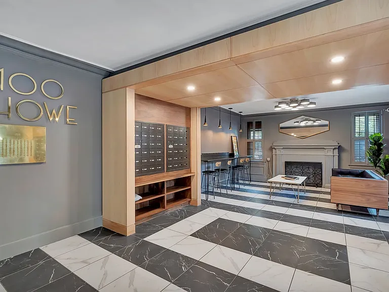 100 Howe Street — Photo 19