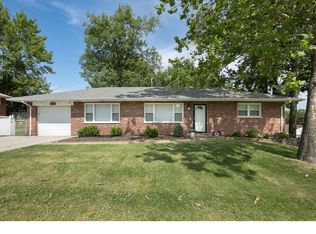 10048 Baptist Church Rd, Saint Louis, MO 63123