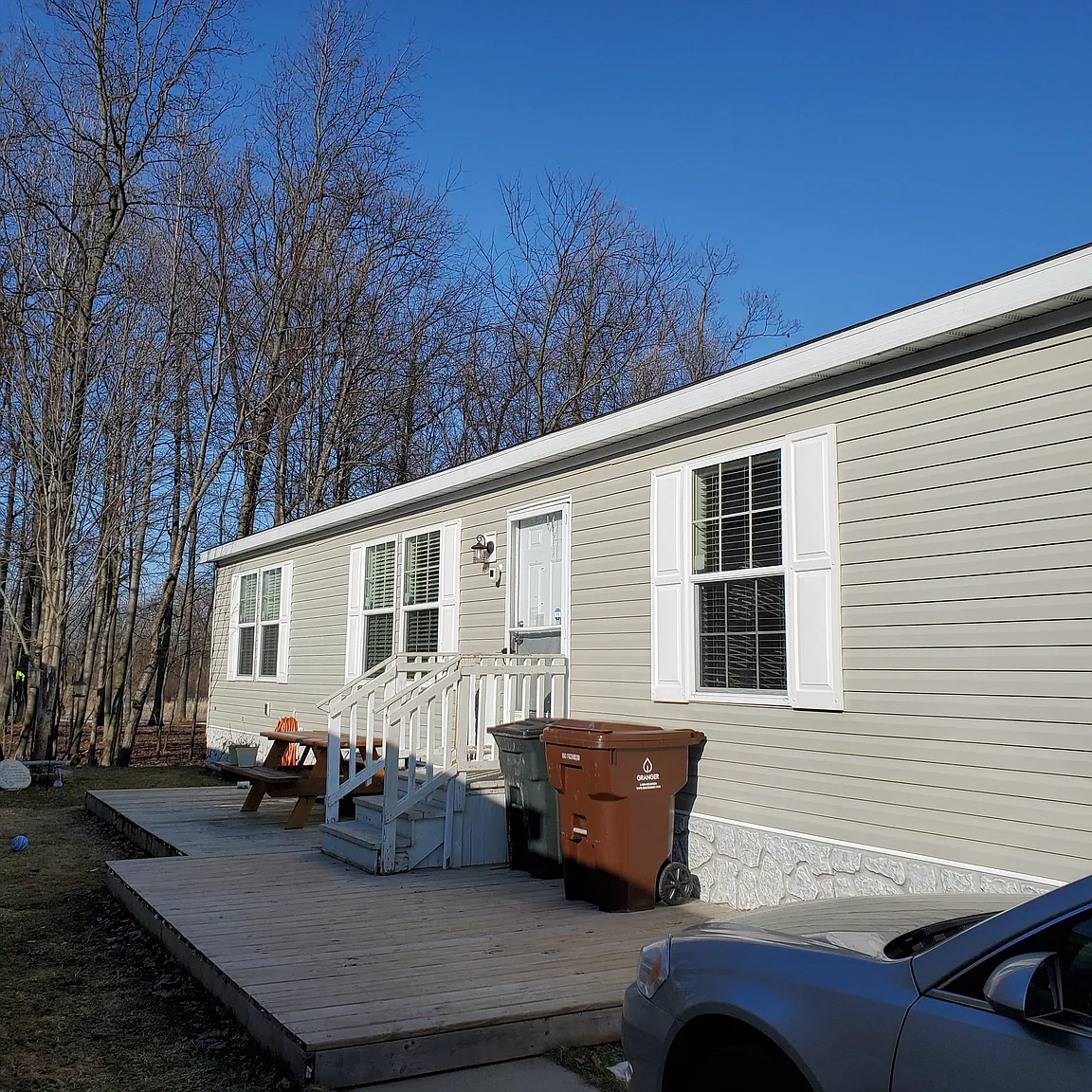 539 E Pondview Dr photo 1
