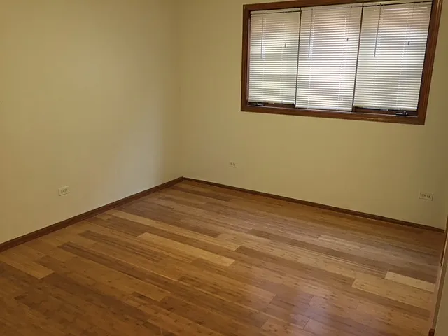 739 S Claremont Ave — Photo 15