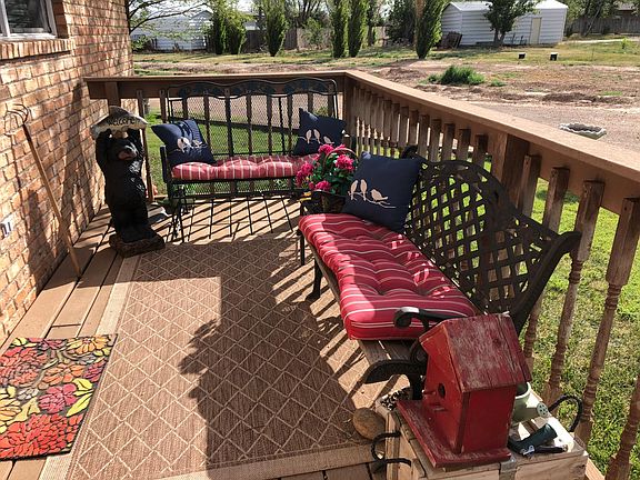 2nd image of 25931 Paradise Cir