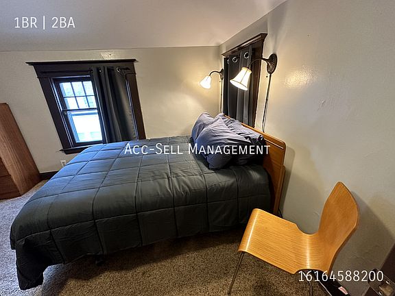 2nd image of 643 Thomas St SE
