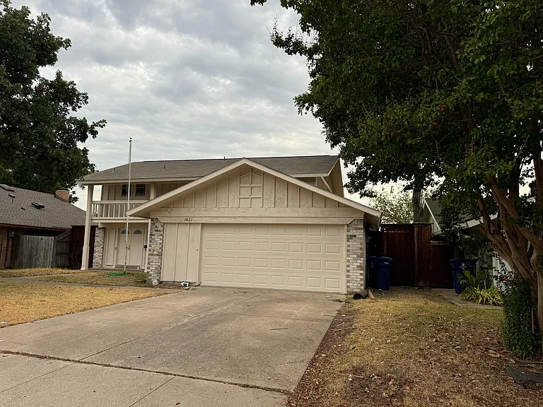 1821 Plantation Rd — Photo 2