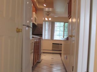 Top Floor South Boulder 1 Bd Available Now. Pets Welcome! (660-302), Boulder, CO 80305