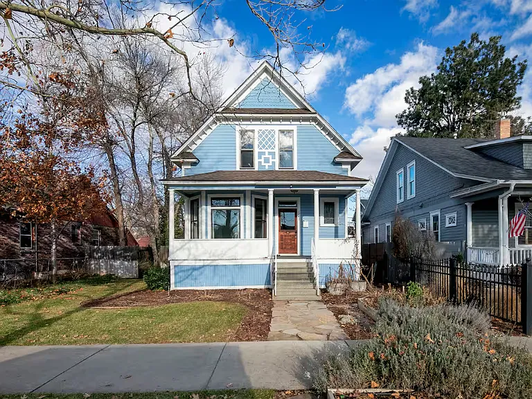 1216 W Franklin St — Photo 1