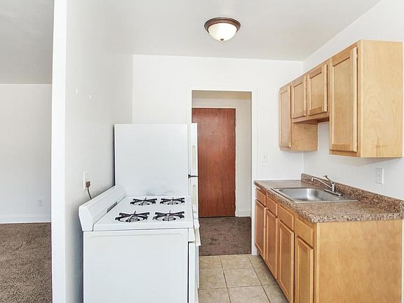 4th image of 729 8th Ave SE APT 20