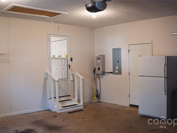 9 Manakiki Ct, Etowah, NC 28729