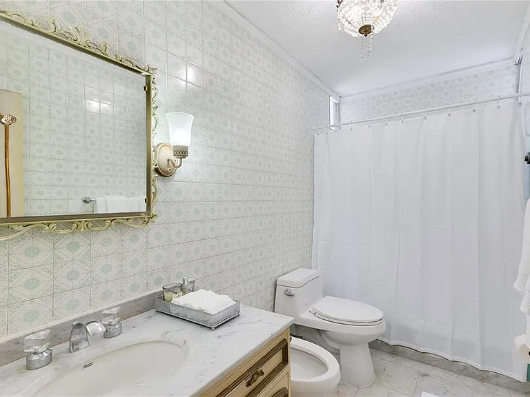 800 Ashford #6-B — Photo 19