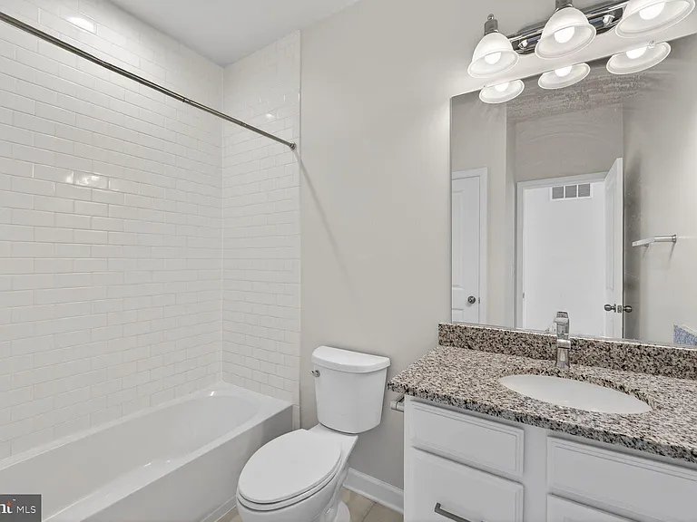 620 Halsey Way — Photo 23