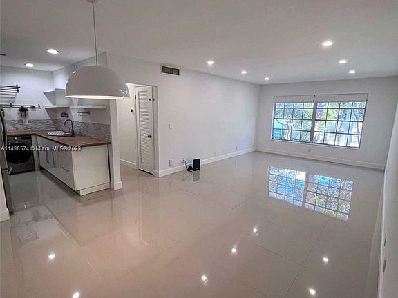 2nd image of 2190 NE 68th St APT 523