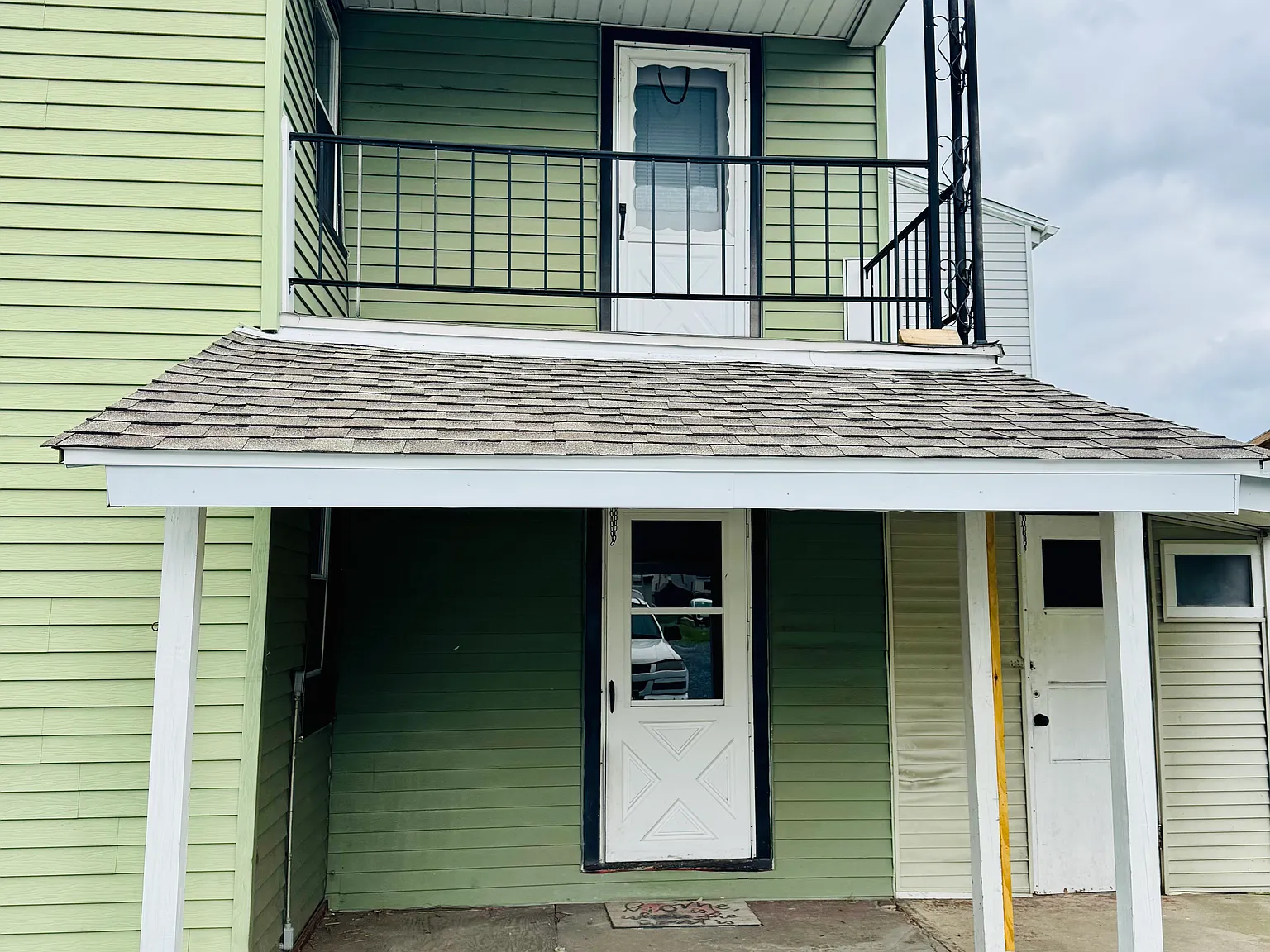 215 Washington St — Photo 3