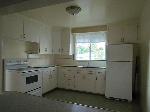 5th image of 3810 Lusk Dr