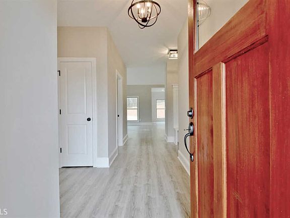 4th image of 44 Greyfairs Ave