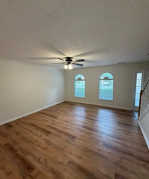 1699 W Oak Dr — Photo 5